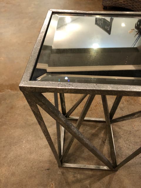 *NEW* Zee Angular Mirror Accent Table in Silver - Thumbnail 4