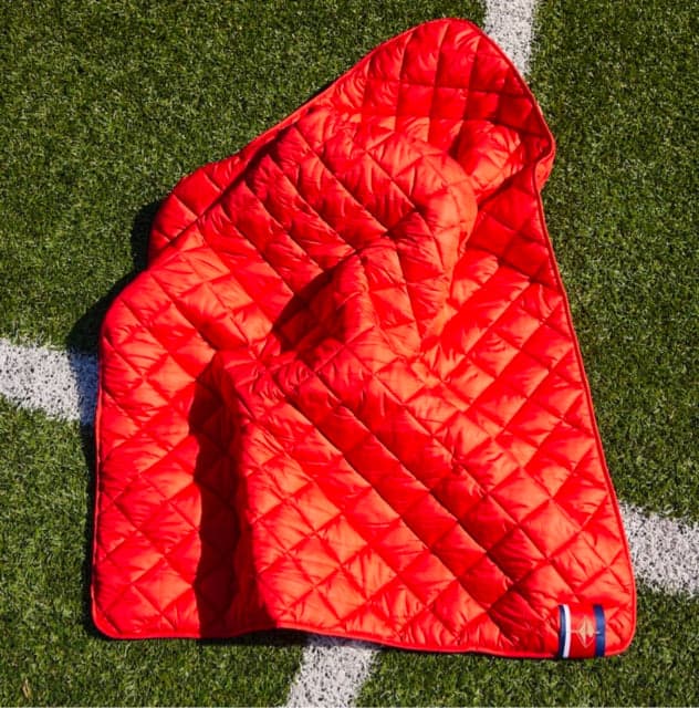 Red Waterproof Quilted Puffer Blanket - Image 1