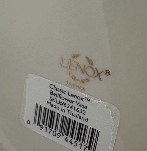 Classic Lenox Bellflower Vase with Gold Rim - Thumbnail 3