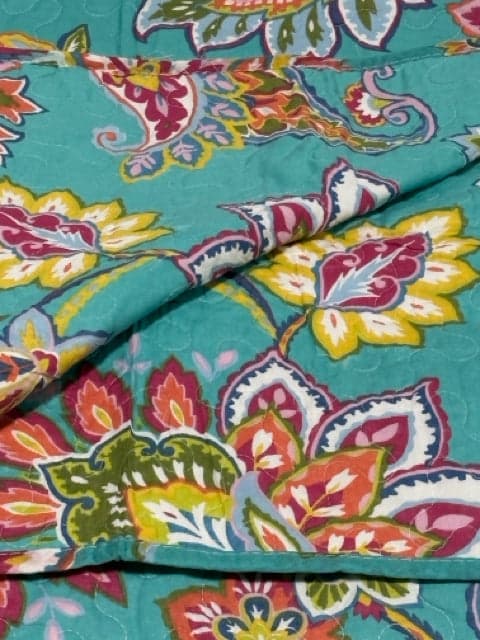 King Size Reversible Green Floral Quilt With 2 Shams - Thumbnail 2
