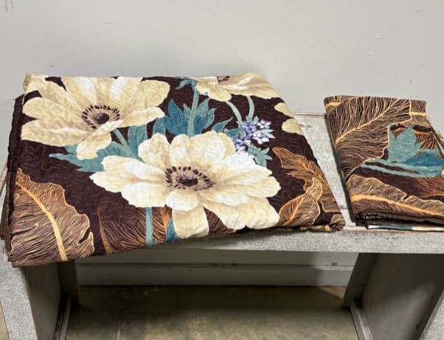 King Size Brown Tropical Print Quilt With 2 Shams - Image 1