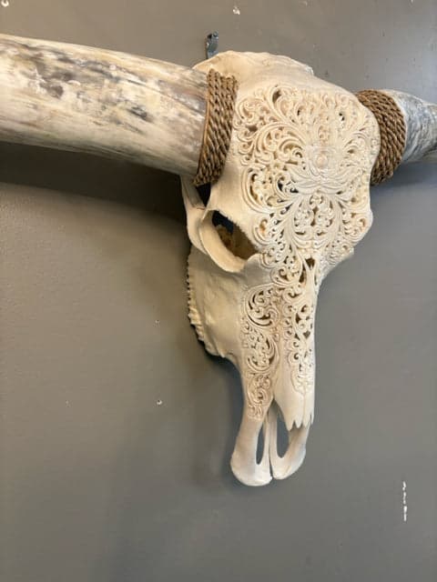 Handcarved Balinese Longhorn Buffalo Skull-White - Thumbnail 2