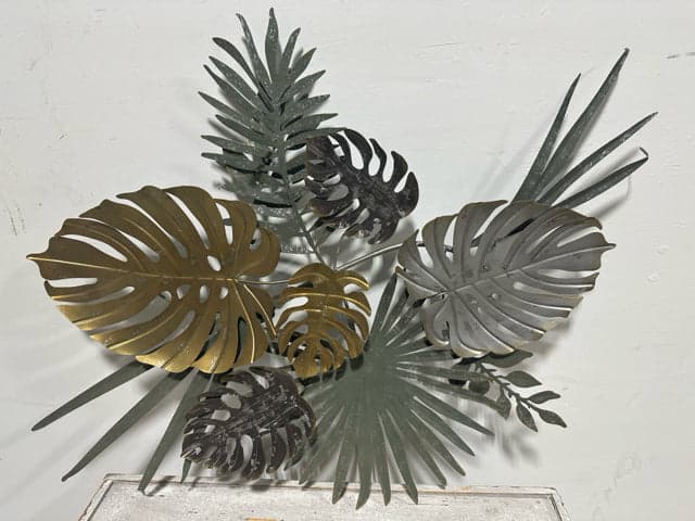 Metal Monstera Wall Hanging - Image 1