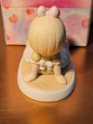 Precious Moments: Life's Filled With Little Surprises - Thumbnail 7