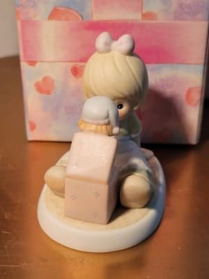 Precious Moments: Life's Filled With Little Surprises - Thumbnail 5