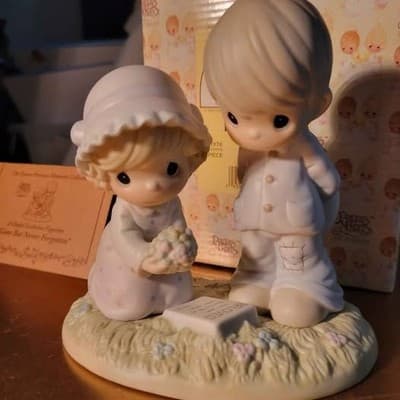 Precious Moments "Gone But Never Forgotten" - Thumbnail 5