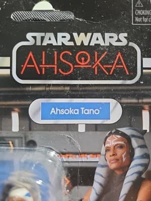 Star Wars Retro Ahsoka Tano 3.75" Figure (Made By Kenner) - Thumbnail 4
