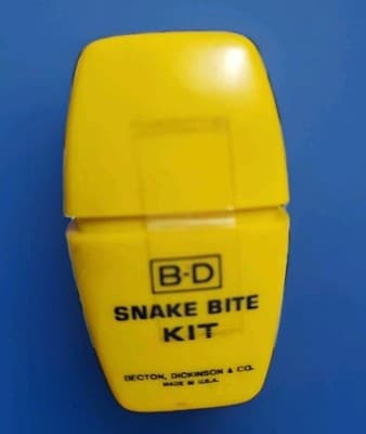 Vintage Snake Bite Kit w/ Tourniquet Suction Device Blade Iodine Swab Inhalant - Thumbnail 2