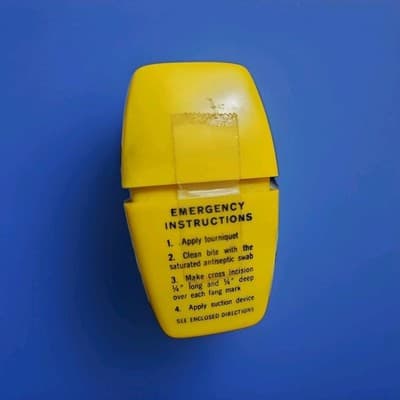 Vintage Snake Bite Kit w/ Tourniquet Suction Device Blade Iodine Swab Inhalant - Thumbnail 3