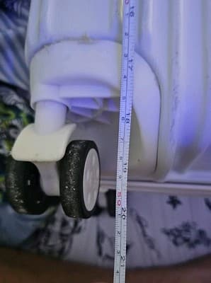 White Traveler's Choice 20" Carry-On Expandable Spinner Suitcase - Thumbnail 8