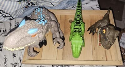 Lot Of 3 Dinosaur Action Figures - Thumbnail 5