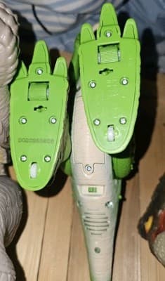 Lot Of 3 Dinosaur Action Figures - Thumbnail 6