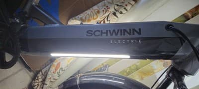 Schwinn Adult Coston DX 27.5 Step through Hybrid E-bike Black (Only 120 Miles) - Thumbnail 7