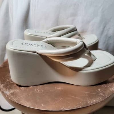 Journee Collection Women's Shareene Slip On Platform Wedge Sandals (Size 8.5) - Thumbnail 3