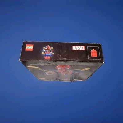 Authentic LEGO MARVEL IRON SPIDER-MAN BUST (76326) 379 Pieces Brand New - Thumbnail 4