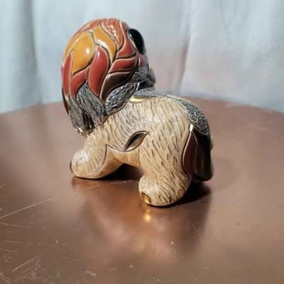 La Rosa Lion Figurine - Hand Carved and Hand Painted - Thumbnail 2