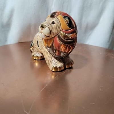 La Rosa Lion Figurine - Hand Carved and Hand Painted - Thumbnail 5