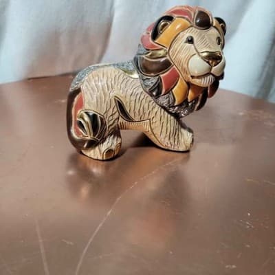 La Rosa Lion Figurine - Hand Carved and Hand Painted - Thumbnail 7