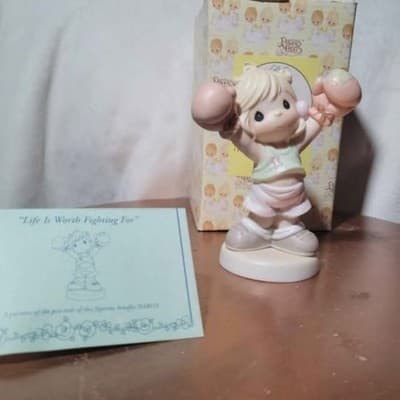 SIGNED Rare Precious Moments Life is Worth Fighting For Figurine Limited Edition - Image 1