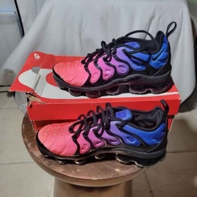 Nike Women's Air Vapormax Plus Cotton Candy Colorway Size 8 DX2746-400 - Thumbnail 3