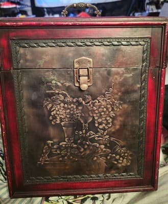 Wooden Wine Three Bottle Holder w/ Grape Designs - Thumbnail 9