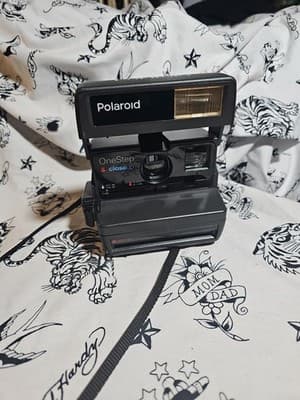 Polaroid 600 One Step Autofocus Instant Film Camera - Image 1