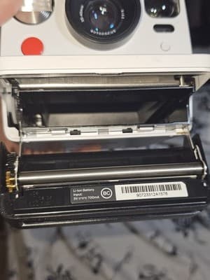 Vintage Polaroid SX-70 OneStep White with Rainbow Stripe Instant Camera - Thumbnail 9