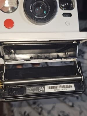 Vintage Polaroid SX-70 OneStep White with Rainbow Stripe Instant Camera - Thumbnail 8