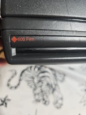 Polaroid 600 One Step Autofocus Instant Film Camera - Thumbnail 8