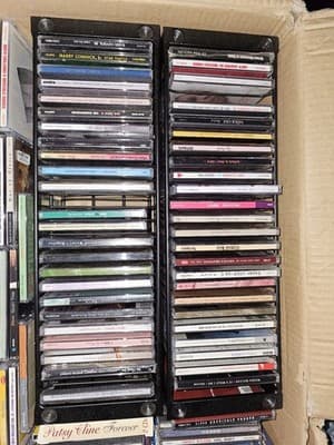 lot of 100 music cds - Image 1