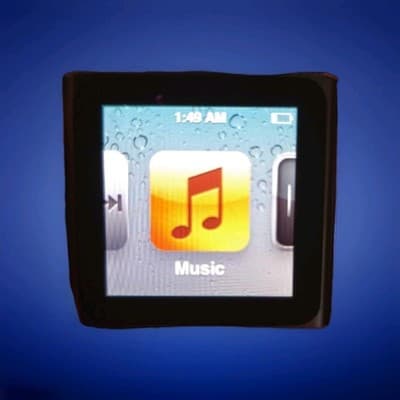 Apple iPod Nano 6th Gen 8GB Turns On Works Well Needs New Battery Sold As-Is - Thumbnail 2