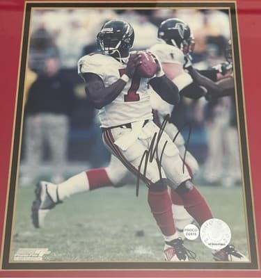Michael Vick Autographed 8x10 Photo + Atlanta Falcons Commemorative Coin - Thumbnail 7