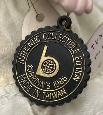 Porcelain Doll Blonde Hair Blue Eyes White Lace Tiered Dress Plays Music Wind-up - Thumbnail 6