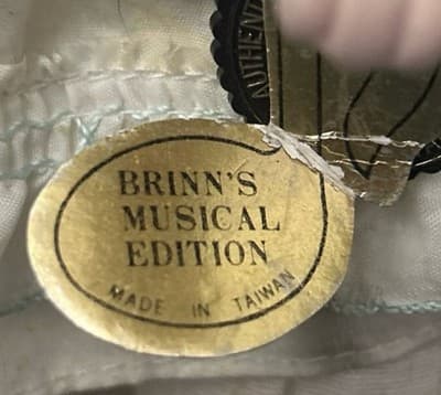 Porcelain Doll Blonde Hair Blue Eyes White Lace Tiered Dress Plays Music Wind-up - Thumbnail 7