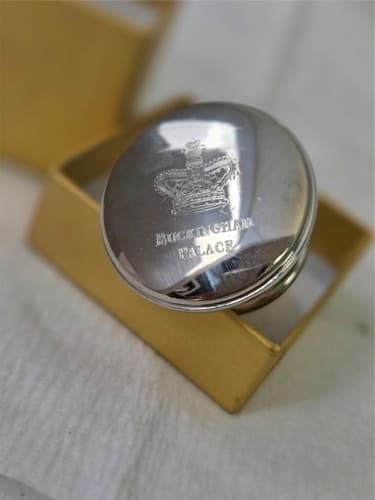 Buckingham Palace Boxed Silver-Plated Bottle Stopper - Thumbnail 4