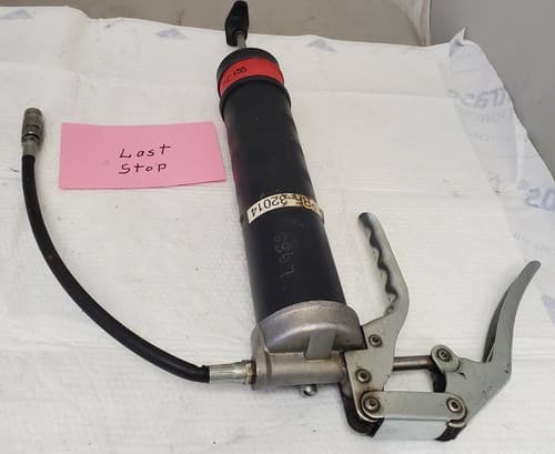 STP Mini Manual Grease Gun 4,500 PSI. Includes Flex Hose MT-155 - Thumbnail 7