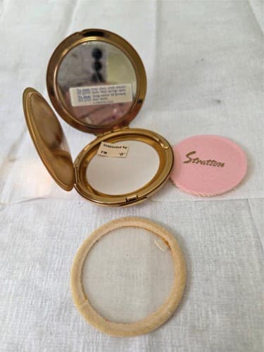 Vintage Stratton Gold Compact Powder Case with Mirror & Puff - Image 1