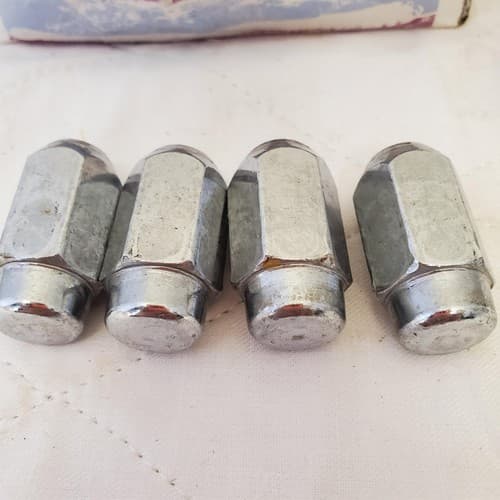 Lot of Gorilla 1/2" X 20 Chrome Lug Nuts W/ Key - Thumbnail 5