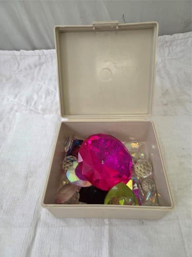 Lot of Assorted Faceted Crystal Gems AB Acrylic Grass Decor Craft Pieces Prism - Thumbnail 3