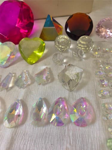 Lot of Assorted Faceted Crystal Gems AB Acrylic Grass Decor Craft Pieces Prism - Thumbnail 7
