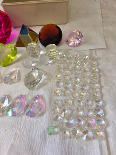 Lot of Assorted Faceted Crystal Gems AB Acrylic Grass Decor Craft Pieces Prism - Thumbnail 6