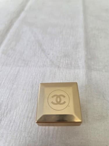 Chanel Gabrielle Hair Oil Mist Bottle Cap with Gold Tone Logo - Thumbnail 2