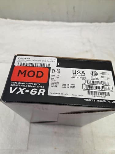 Yaesu VX‑6R Dual‑Band Submersible Transceiver w/ Antennas Charger Case Manual - Thumbnail 4