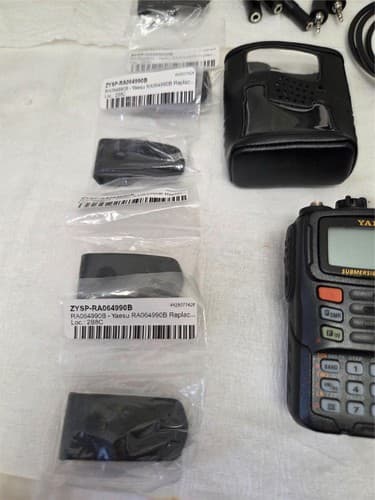 Yaesu VX‑6R Dual‑Band Submersible Transceiver w/ Antennas Charger Case Manual - Thumbnail 7