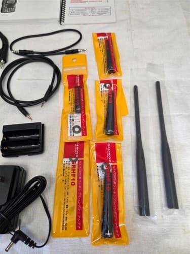 Yaesu VX‑6R Dual‑Band Submersible Transceiver w/ Antennas Charger Case Manual - Thumbnail 12