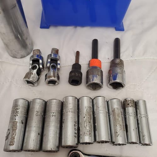 Lot of Ratcheting Wrench with Assorted Sockets Extensions Adapters LOT-387 - Thumbnail 6