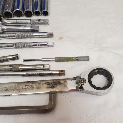 Lot of Ratcheting Wrench with Assorted Sockets Extensions Adapters LOT-387 - Thumbnail 10