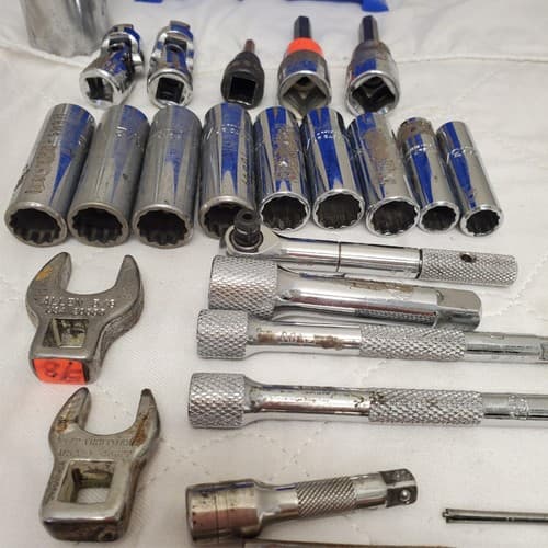 Lot of Ratcheting Wrench with Assorted Sockets Extensions Adapters LOT-387 - Thumbnail 7