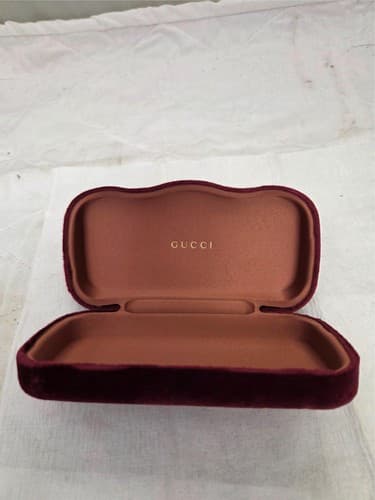 Gucci Red Velvet Hard Protective Case for Glasses - Thumbnail 2