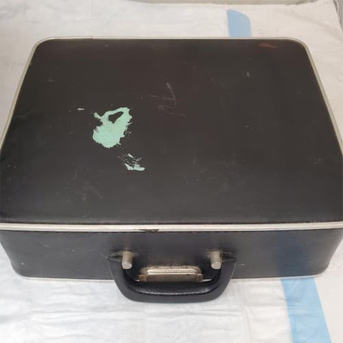 Royal Parade Manual Typewriter w/ Case - Made In Holland - Thumbnail 2